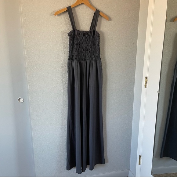 Rae Mode Womens Gray Smocked Top Wide Leg Sleeveless Casual Jumpsuit Size Medium - Picture 3 of 8